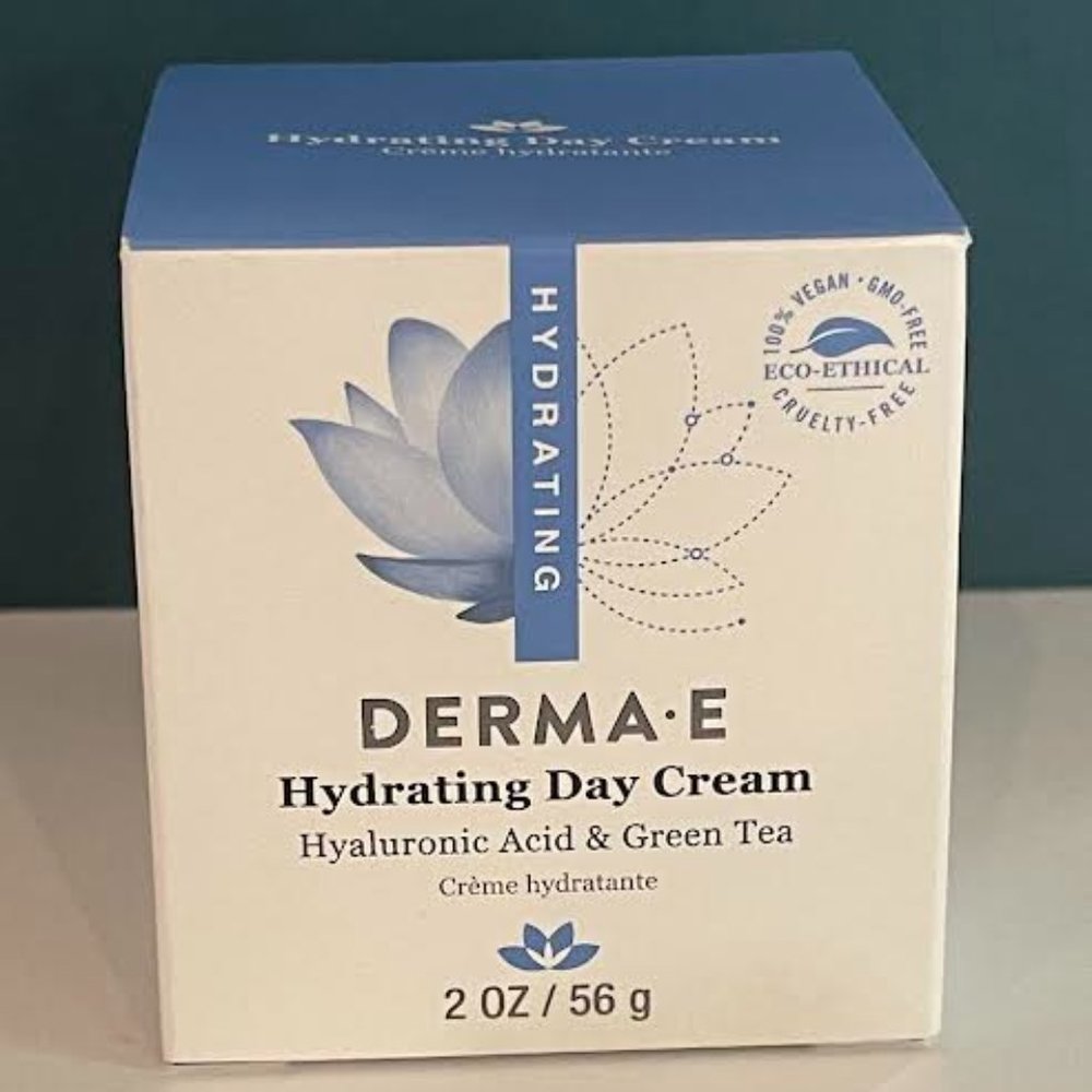Derma · E Hydrating Day Cream